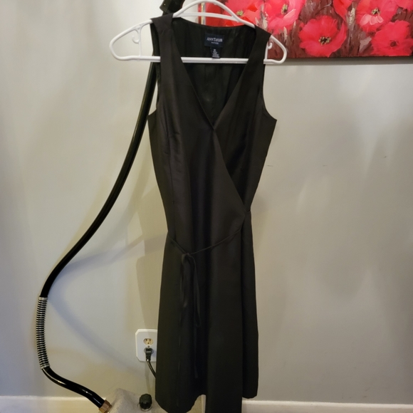 Ann Taylor Petite "Wrap-Around" Black dress, Size 4P, - Picture 4 of 6